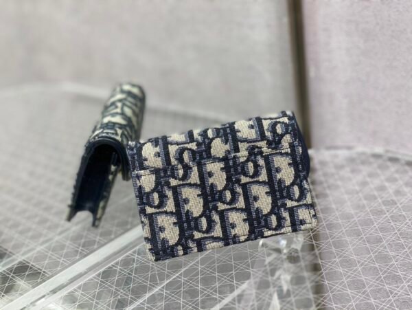 Saddle Bloom Card Holder