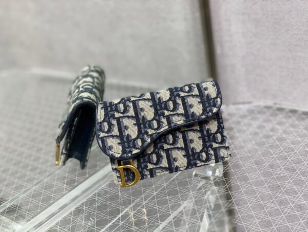 Saddle Bloom Card Holder