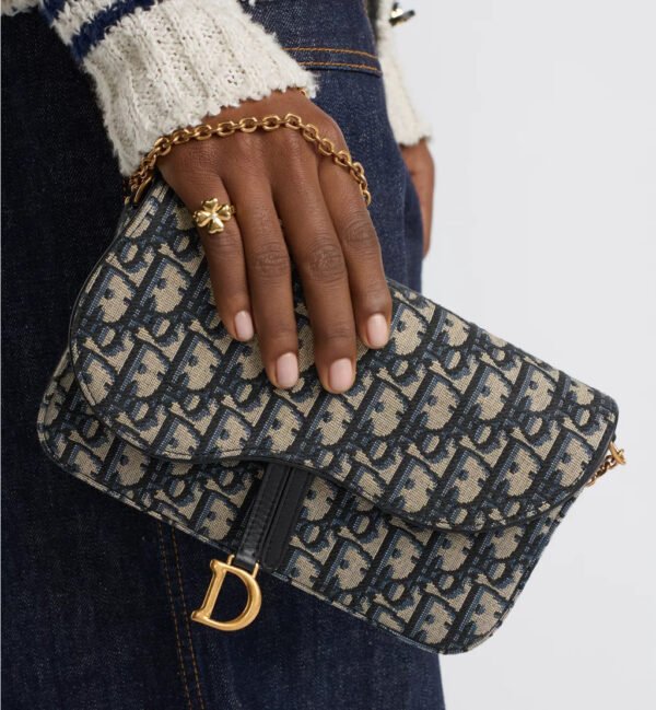 S5907CTZQ_M928 (2) Medium Saddle Pouch with Chain