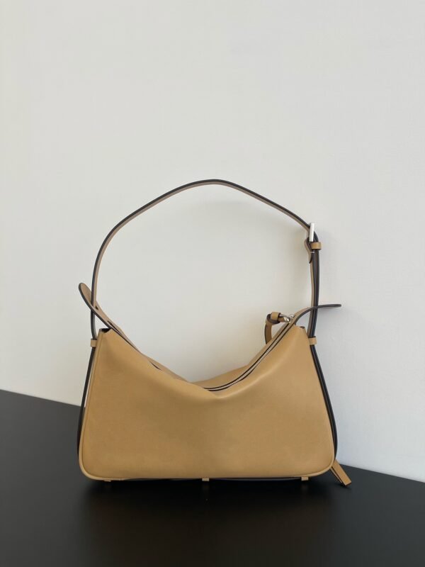 SIMPLY FENDI MEDIUM brown (3) SIMPLY FENDI MEDIUM