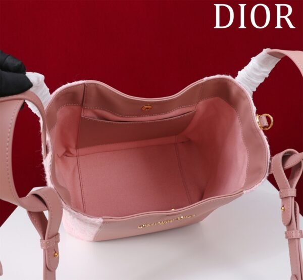 Signature-pink-M (2) Dior Medium Signature Bucket Bag Pink