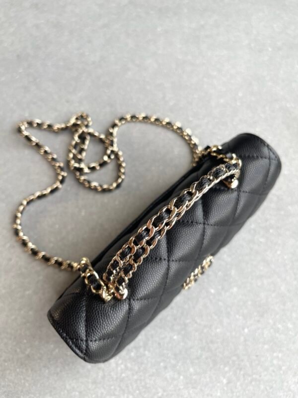 Chanel Flap bag with chain AP3238