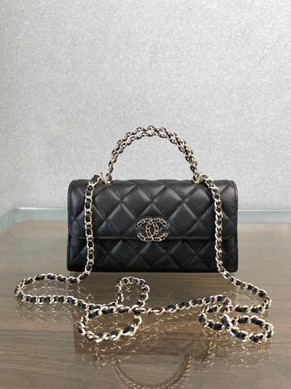 Chanel Flap bag with chain AP3238