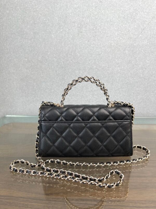 Chanel Flap bag with chain AP3238