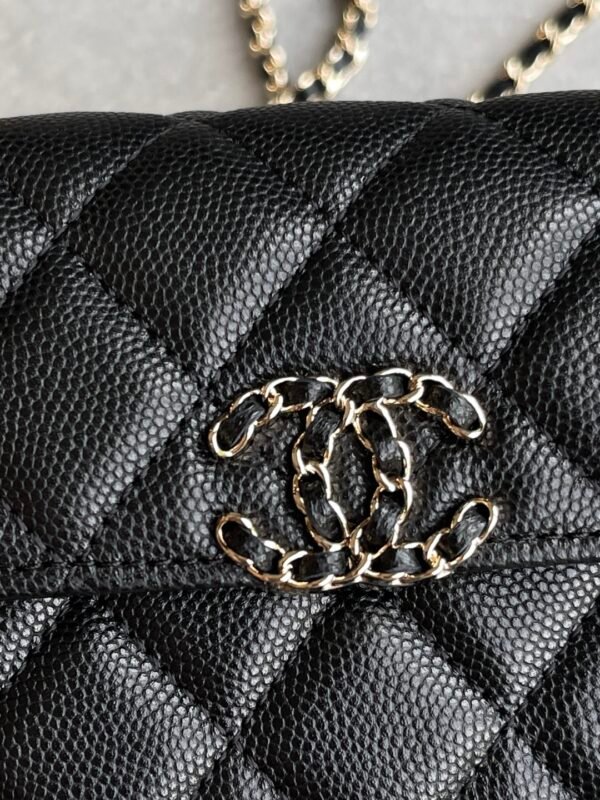Chanel Flap bag with chain AP3238