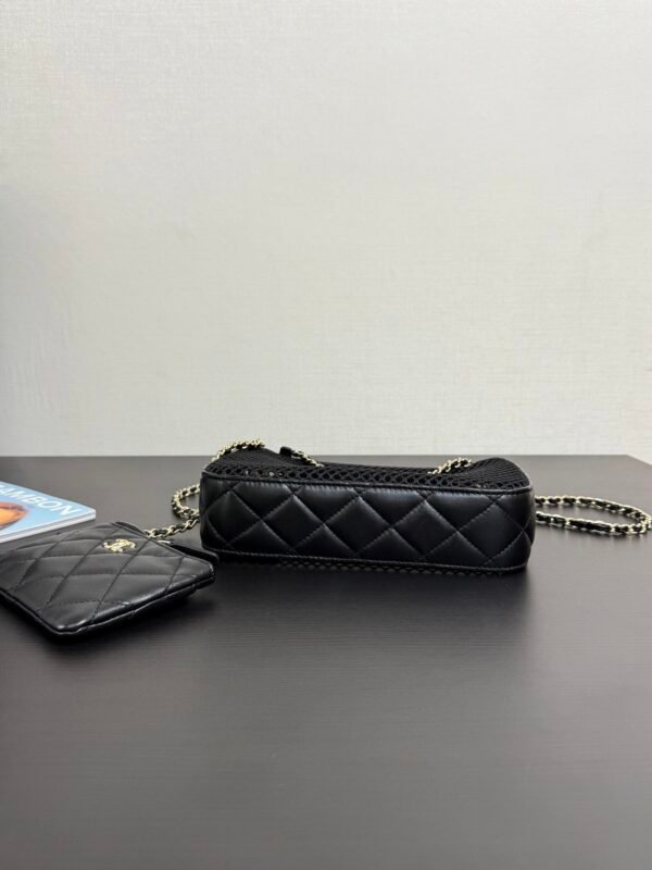Clutch With Chain Mesh Shiny Lambskin & Gold-Tone Metal Black
