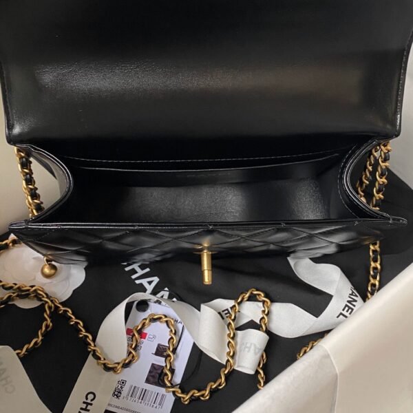 Chanel Calfskin 19cm Flap Bag Black