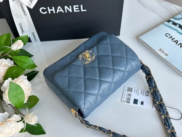chanel AS4423 (2) Chanel 23K 19 Chain Flap Bag Vintage Calfskin
