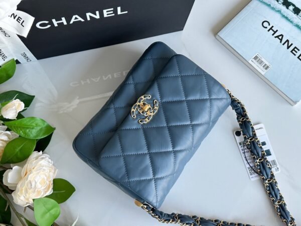 chanel AS4423 (3) Chanel 23K 19 Chain Flap Bag Vintage Calfskin