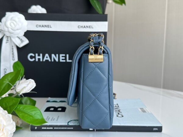 chanel AS4423 (4) Chanel 23K 19 Chain Flap Bag Vintage Calfskin