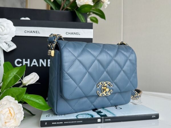 chanel AS4423 (5) Chanel 23K 19 Chain Flap Bag Vintage Calfskin