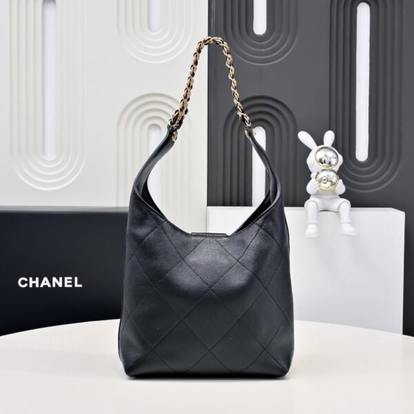 CHANEL Small hobo bag Shiny lambskin & gold-tone metal