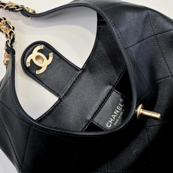 CHANEL Small hobo bag Shiny lambskin & gold-tone metal