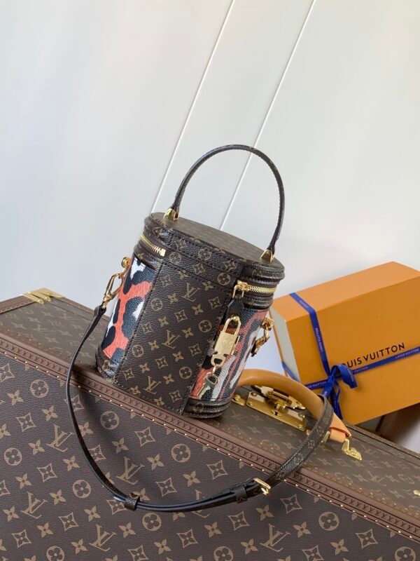 m13846小号 (8) Louis Vuitton cannes cosmetic case m13846