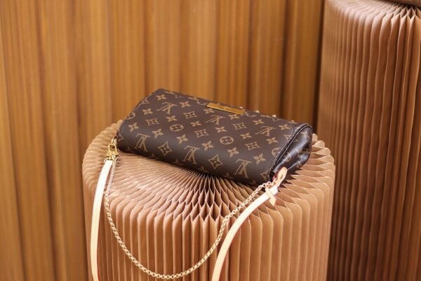 m40718 (1) LOUIS VUITTON Favorite MM M40718