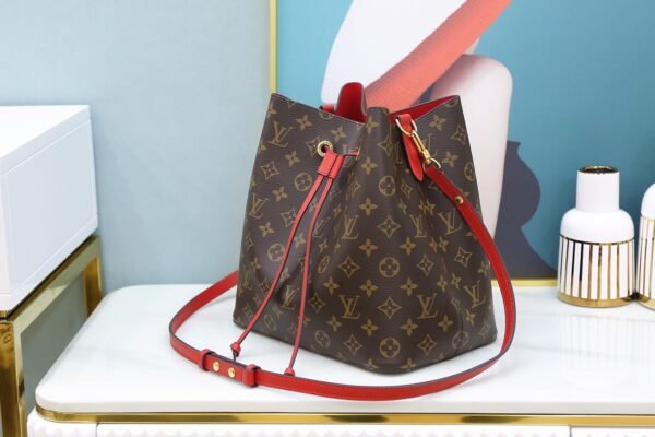 LOUIS VUITTON NéoNoé MM M44021
