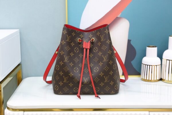LOUIS VUITTON NéoNoé MM M44021