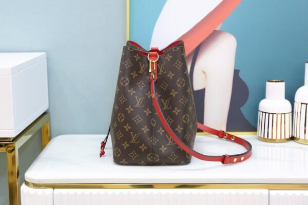 LOUIS VUITTON NéoNoé MM M44021