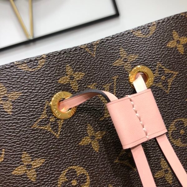 m44022 (2) LOUIS VUITTON NéoNoé MM pink M44022