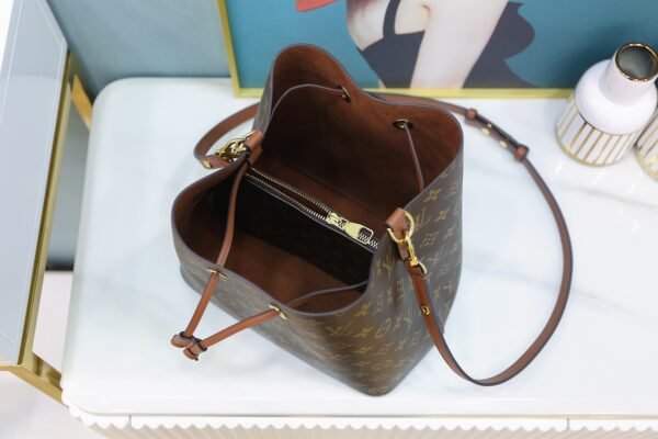 LOUIS VUITTON NéoNoé MM M44887