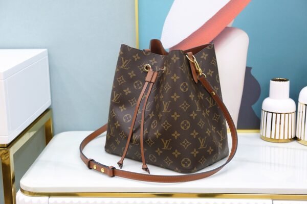 LOUIS VUITTON NéoNoé MM M44887