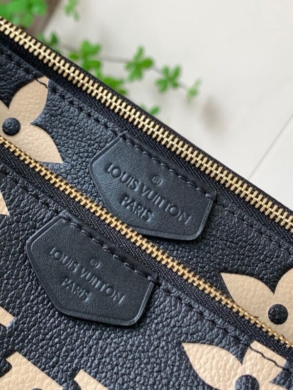 LOUIS VUITTON Multi Pochette Accessoires