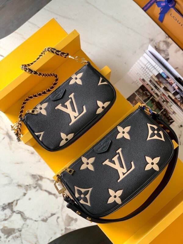 LOUIS VUITTON Multi Pochette Accessoires