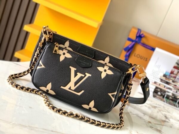 LOUIS VUITTON Multi Pochette Accessoires