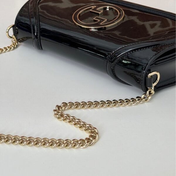 GUCCI BLONDIE series medium shoulder bag