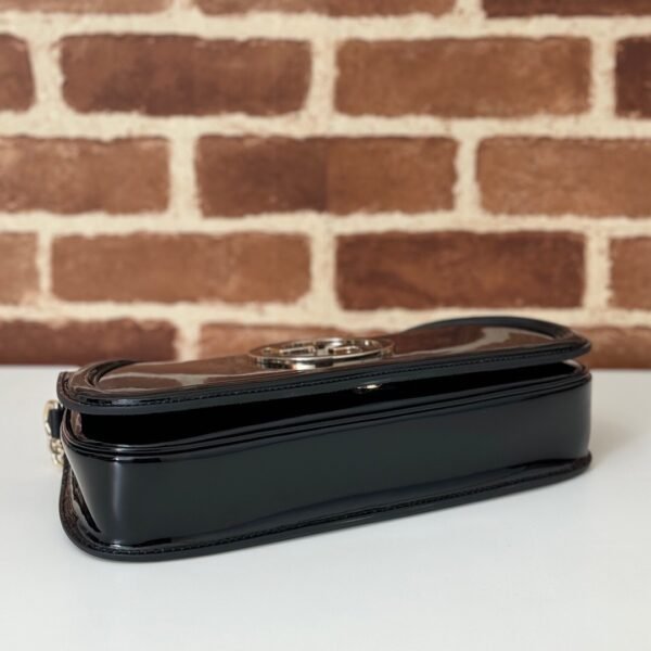 GUCCI BLONDIE series medium shoulder bag