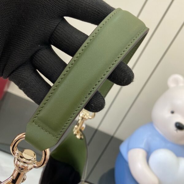 GUCCI BODY double lock large shoulder bag