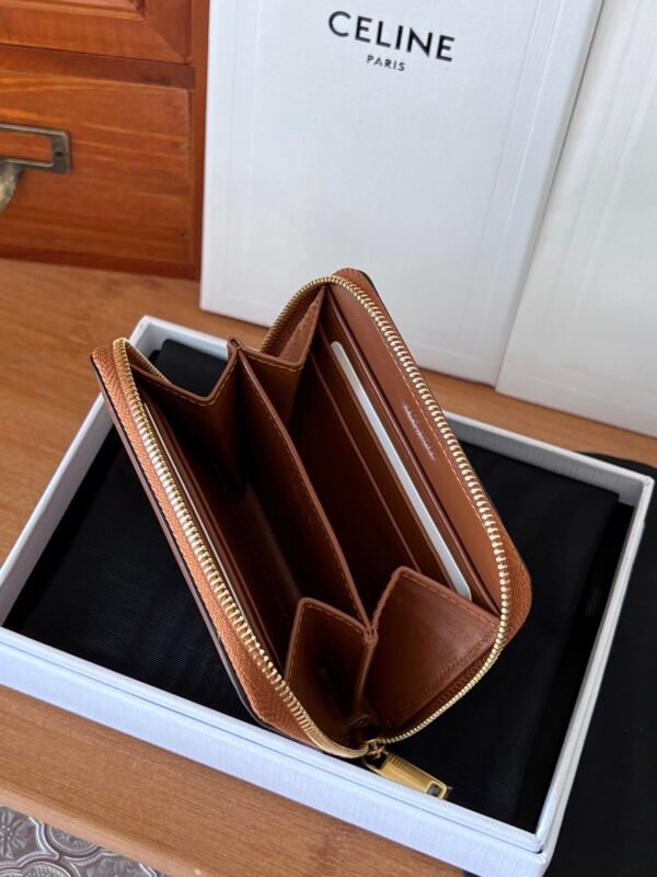 10K533DR8 (1) TRIOMPHE Compact Zip Wallet