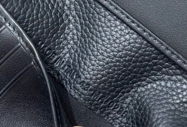 2ADCH169YKS_H27E (4) Saddle Vertical Bifold Card Holder