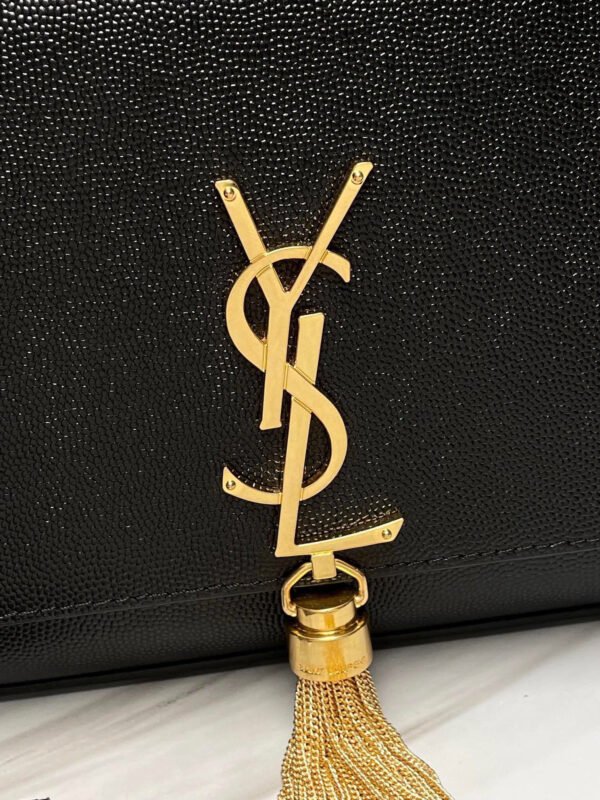 354119BOW0J1000 (2) KATE MEDIUM TASSEL IN GRAIN DE POUDRE EMBOSSED LEATHER