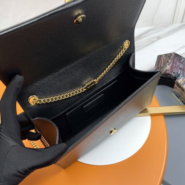 354119BOW0J1000 (3) KATE MEDIUM TASSEL IN GRAIN DE POUDRE EMBOSSED LEATHER