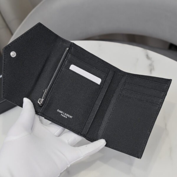 403943BOW021000 (3) CASSANDRE MATELASSÉ COMPACT TRI FOLD WALLET IN GRAIN DE POUDRE LEATHER