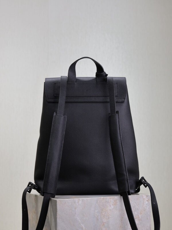 480585DTI0Z1000 (6) SAC DE JOUR BACKPACK IN GRAINED LEATHER