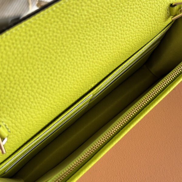 497985 AAE5E 3551 (3) GG MARMONT BI-COLOR WALLET ON CHAIN