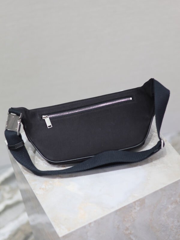 CLASSIC CROSSBODY BAG IN CANVAS