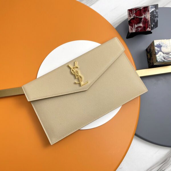 5657391GF0J2721 (2) UPTOWN POUCH IN GRAIN DE POUDRE LEATHER