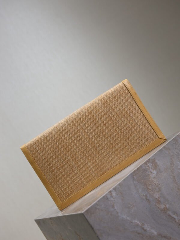 5657392UF2W9985 (6) UPTOWN POUCH IN MICRO RAFFIA