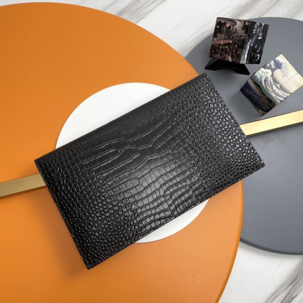 565739DND0J1000 (3) UPTOWN POUCH IN CROCODILE-EMBOSSED SHINY LEATHER