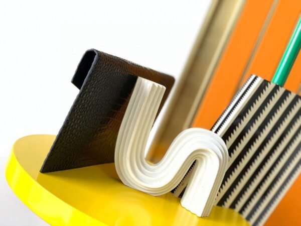 565739DND0N1000 (4) UPTOWN POUCH IN CROCODILE-EMBOSSED SHINY LEATHER