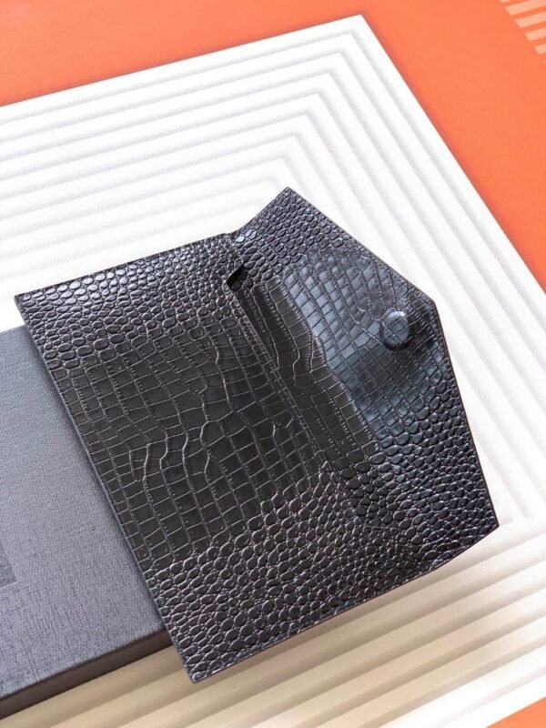 565739DND0N1000 (6) UPTOWN POUCH IN CROCODILE-EMBOSSED SHINY LEATHER