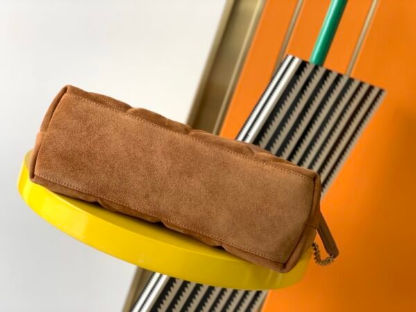 5774761U8377761 (4) PUFFER SMALL IN SUEDE