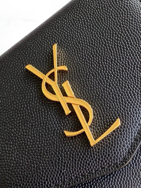 UPTOWN COMPACT WALLET IN GRAIN DE POUDRE LEATHER