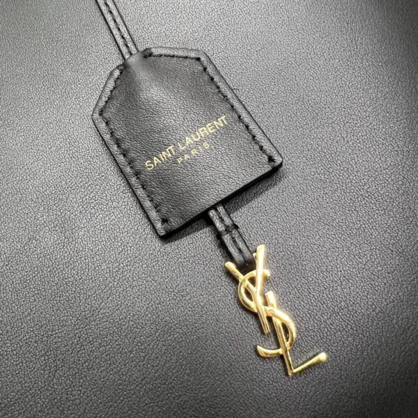 SHOPPING SAINT LAURENT IN LEATHER