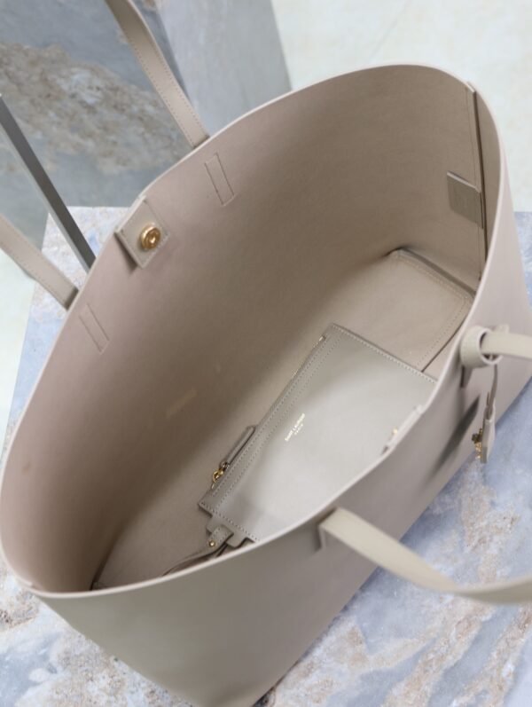 600281CSV0J2721 (3) SHOPPING SAINT LAURENT IN LEATHER