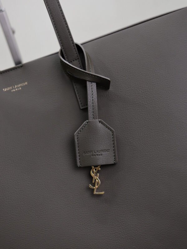 SHOPPING SAINT LAURENT IN LEATHER