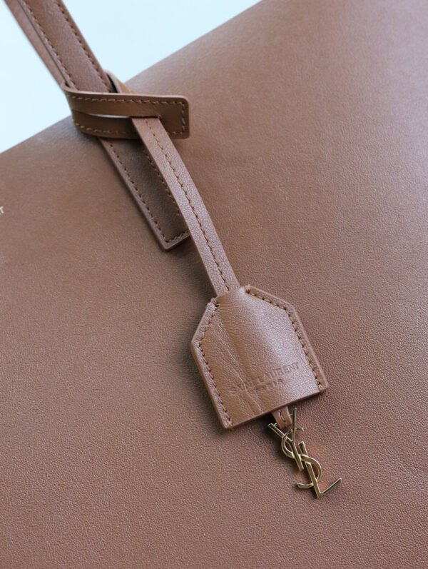 SHOPPING SAINT LAURENT IN LEATHER